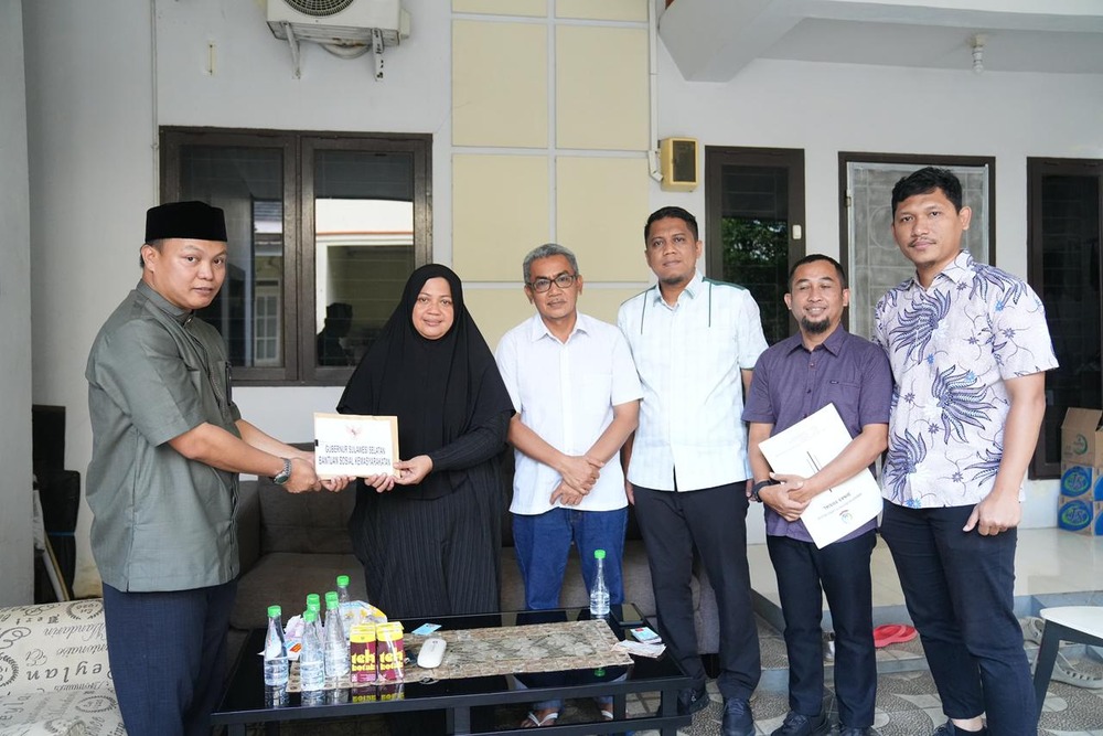 Gubernur Sulsel Serahkan Santunan bagi Korban Kecelakaan ATR 42-500 Asal Luwu Timur