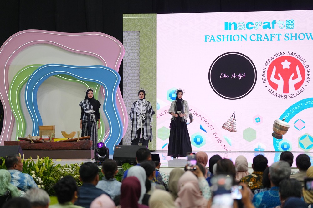 Membanggakan, Karya Desainer Perempuan Sulsel Tampil di Pembukaan INACRAFT 2026 di Hadapan Istri Wakil Presiden RI