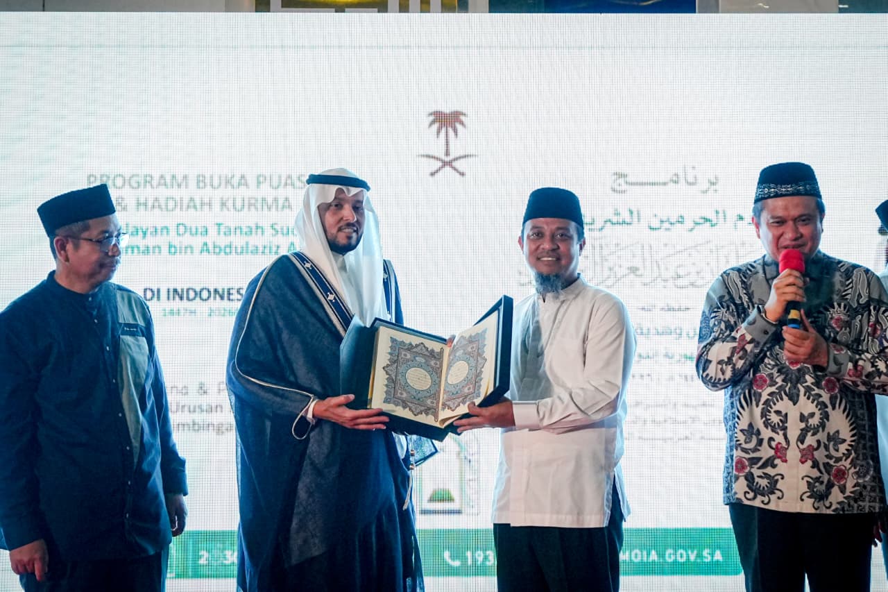 Ribuan Jamaah Nikmati Buka Puasa Program Raja Salman di Makassar, Gubernur Sulsel: Semoga Berkah