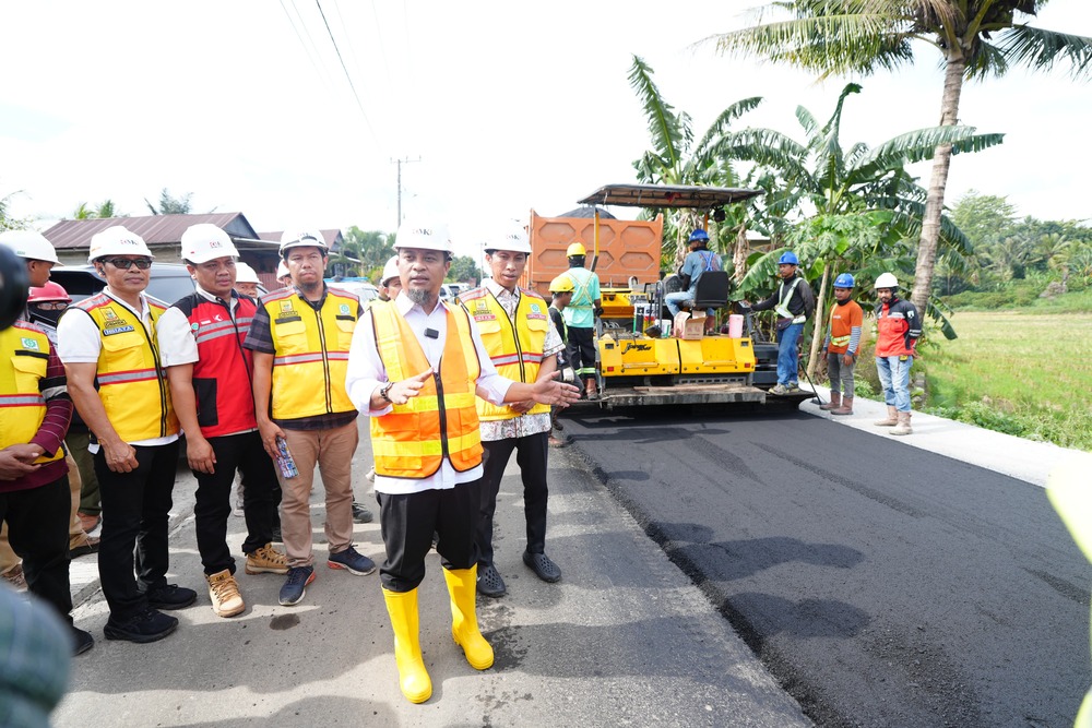 Gubernur Sulsel Tinjau Progres MYP Jalan di Pinrang-Enrekang, Pengerjaan Capai 57 Persen