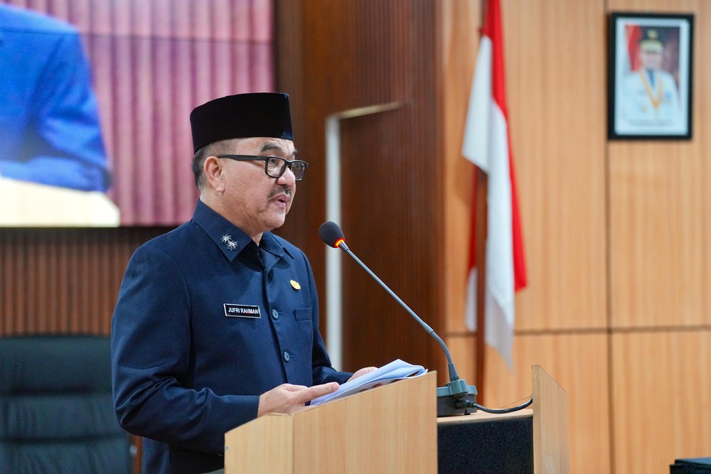 Sekda Sulsel Sampaikan Dua Ranperda Strategis di Rapat Paripurna DPRD