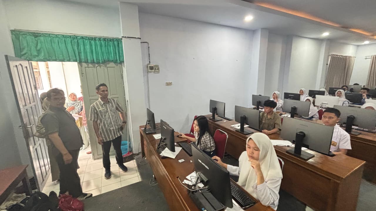 1.001 Peserta Ikuti Seleksi Jalur Keunggulan SMAN 17 Makassar, Ombudsman Lakukan Pemantauan