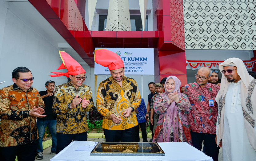 Wagub Fatmawati Dampingi Menteri UMKM RI Resmikan UPT Pusat Layanan Usaha Terpadu Pemprov Sulsel