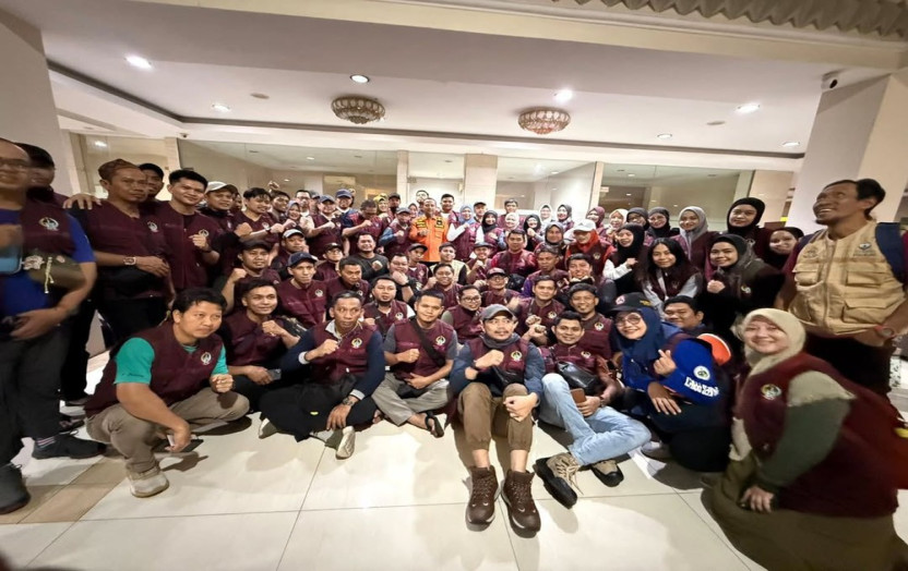 Gubernur Sulsel Turun Langsung Salurkan Bantuan untuk Korban Banjir di Aceh Tamiang