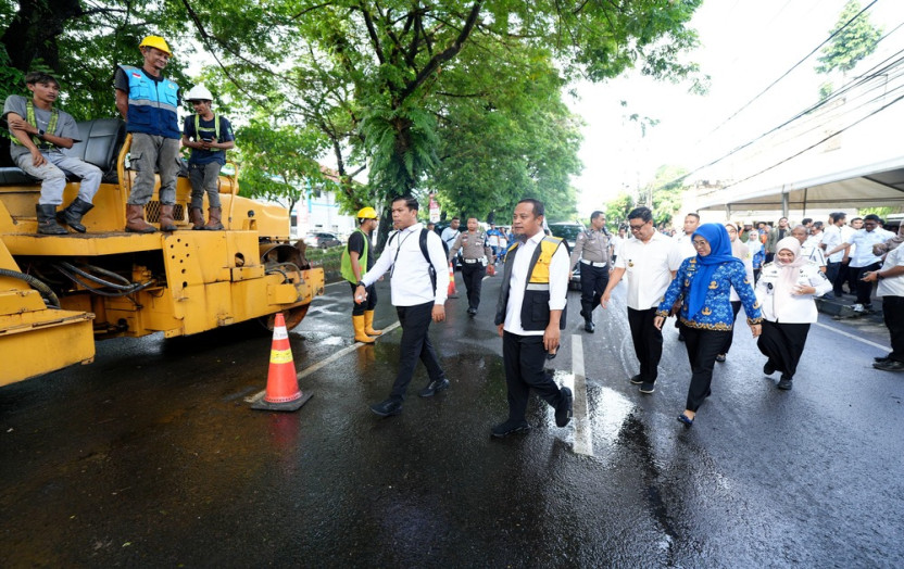Dimulai dari Hertasning, Gubernur Sulsel Resmi Bangun Jalan Paket 1 MYC 2025-2027