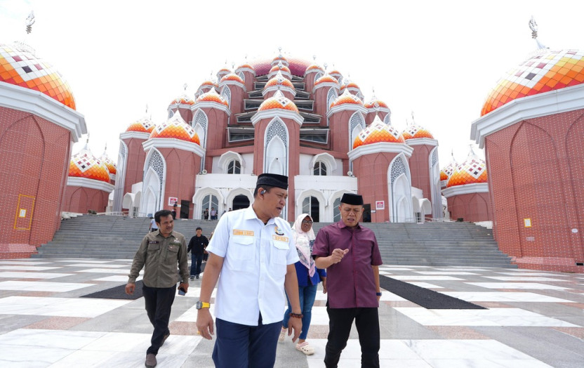 Perbaikan Masjid 99 Kubah Dilakukan Bertahap, DPRD Sulsel Tinjau Lapangan