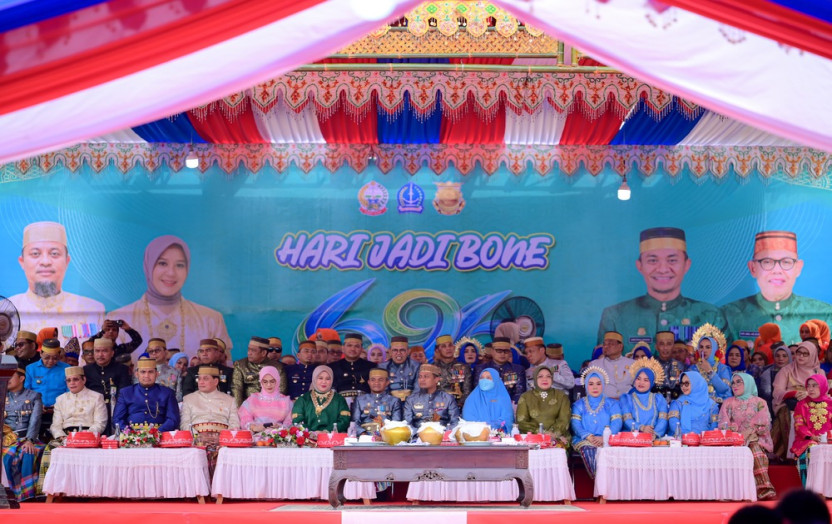 Wagub Fatmawati Dampingi Gubernur Andi Sudirman Hadiri Hari Jadi Bone ke-696, Dorong Peran Strategis di Indonesia Timur