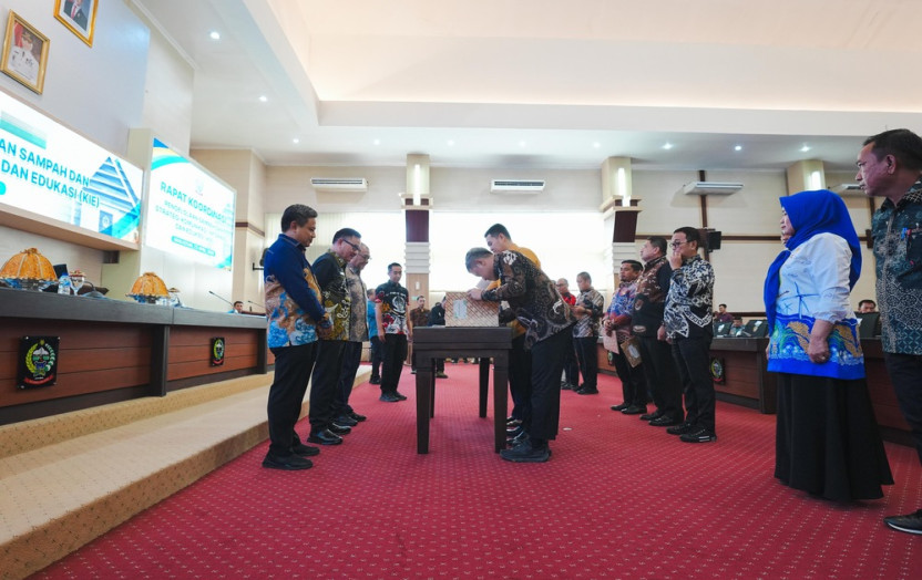 Pemprov Sulsel Perkuat Komitmen Percepatan Pengelolaan Sampah, Sinergi Pusat-Daerah