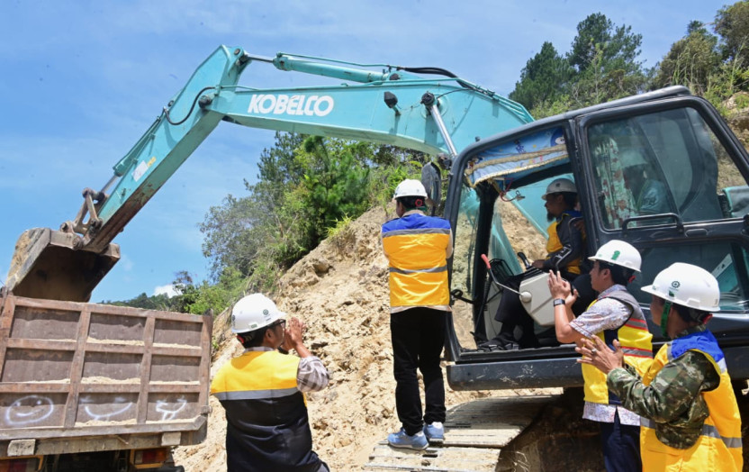 Gubernur Sulsel Groundbreaking Jalan Sabbang-Tallang-Sae, Akses Menuju Seko Terus Dikebut