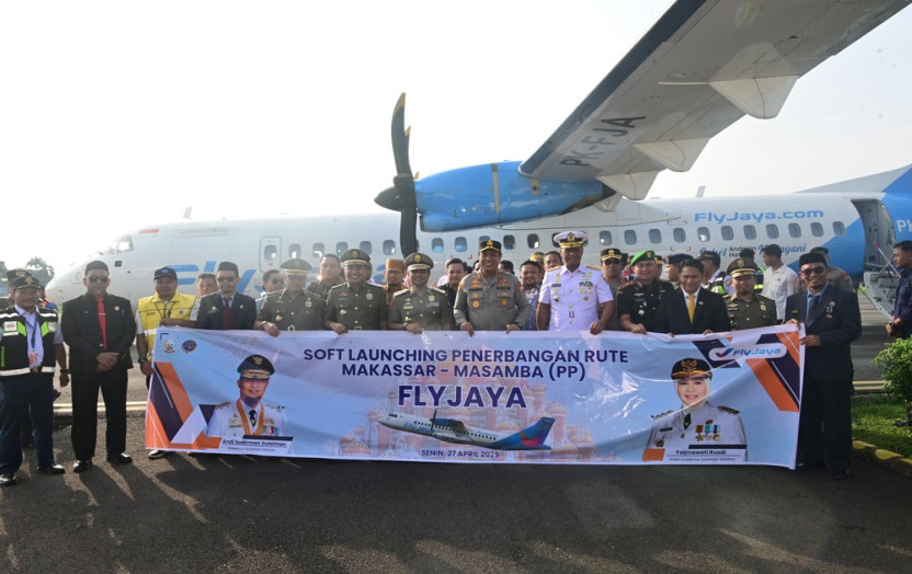Penerbangan Perdana Masamba-Makassar Resmi Mengudara, Gubernur Sulsel Ajak Masyarakat Manfaatkan Layanan